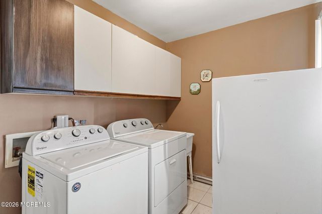 864 Breezy Oaks Drive, Toms River, NJ 08753