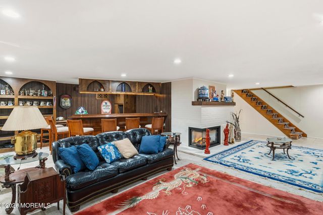 864 Breezy Oaks Drive, Toms River, NJ 08753