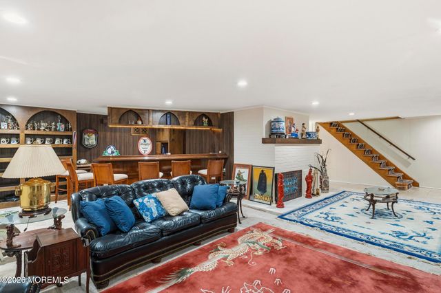 864 Breezy Oaks Drive, Toms River, NJ 08753