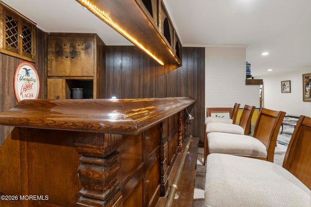 864 Breezy Oaks Drive, Toms River, NJ 08753