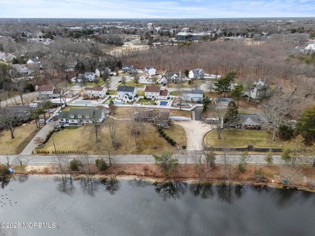 864 Breezy Oaks Drive, Toms River, NJ 08753