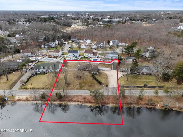 864 Breezy Oaks Drive, Toms River, NJ 08753