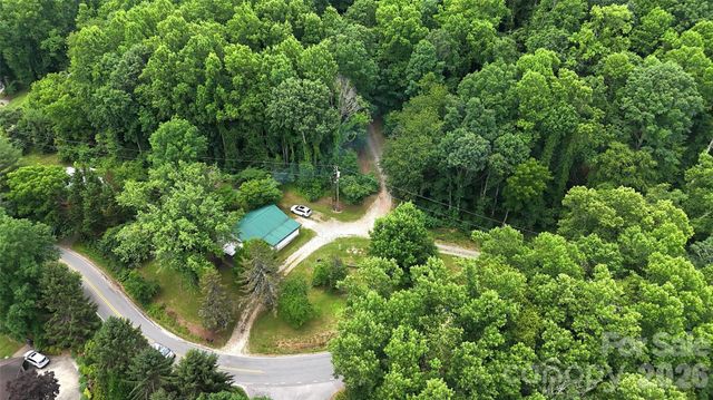 402 Sharon Road, Fairview, NC 28730