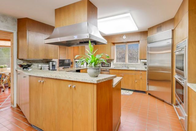 42 Woodley Road, Winnetka, IL 60093