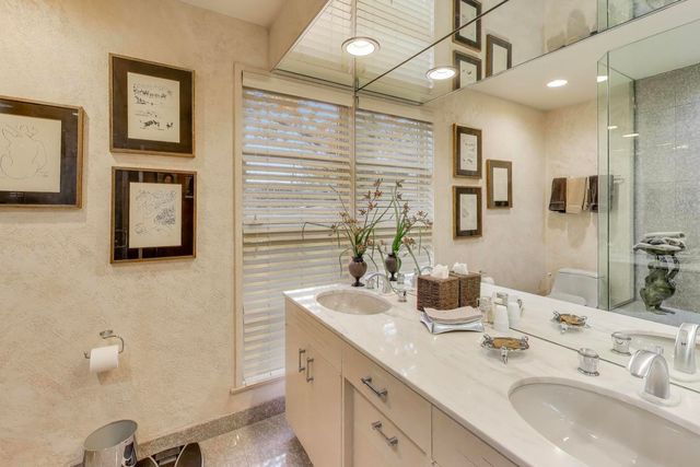 42 Woodley Road, Winnetka, IL 60093