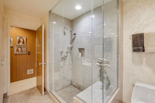 42 Woodley Road, Winnetka, IL 60093