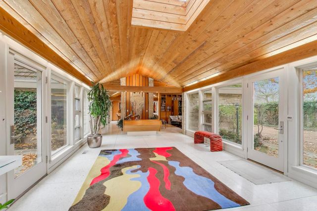 42 Woodley Road, Winnetka, IL 60093