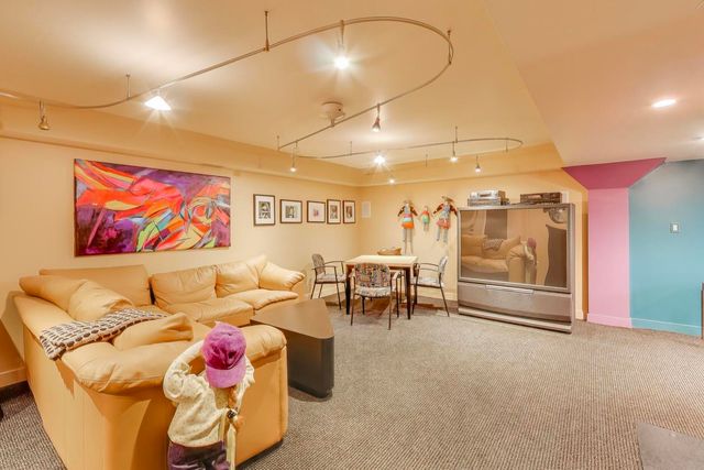 42 Woodley Road, Winnetka, IL 60093