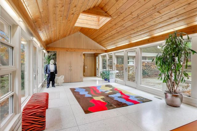 42 Woodley Road, Winnetka, IL 60093