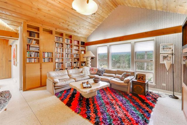 42 Woodley Road, Winnetka, IL 60093