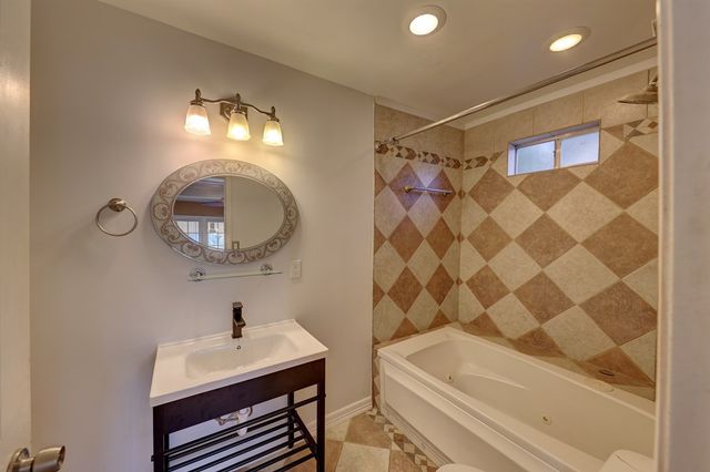 407 N 2nd St, Alpine, TX 79830