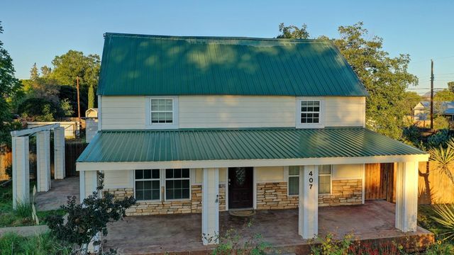 407 N 2nd St, Alpine, TX 79830