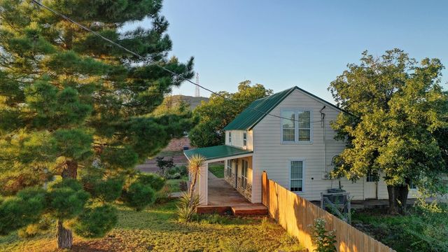 407 N 2nd St, Alpine, TX 79830