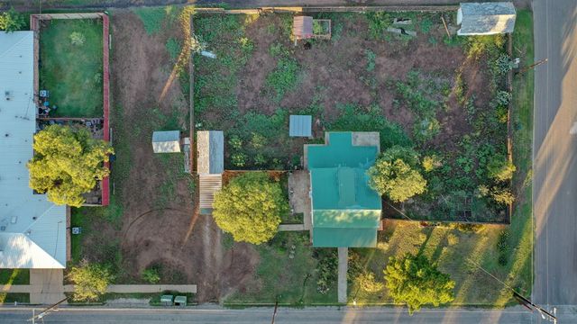 407 N 2nd St, Alpine, TX 79830