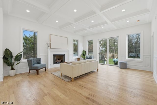 13 Harding Pl, Livingston Twp., NJ 07039