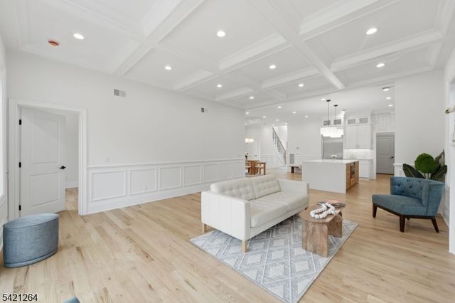 13 Harding Pl, Livingston Twp., NJ 07039