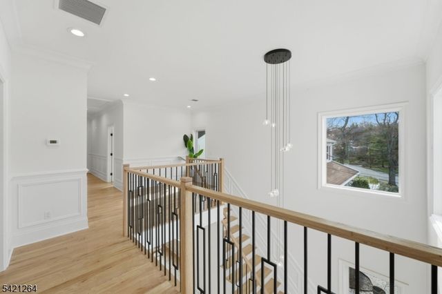 13 Harding Pl, Livingston Twp., NJ 07039
