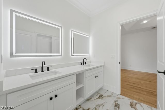 13 Harding Pl, Livingston Twp., NJ 07039