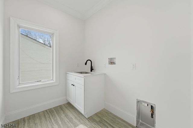 13 Harding Pl, Livingston Twp., NJ 07039