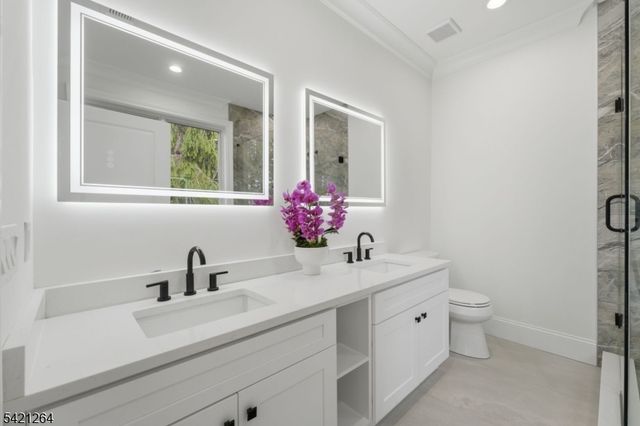 13 Harding Pl, Livingston Twp., NJ 07039