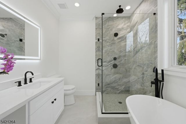 13 Harding Pl, Livingston Twp., NJ 07039