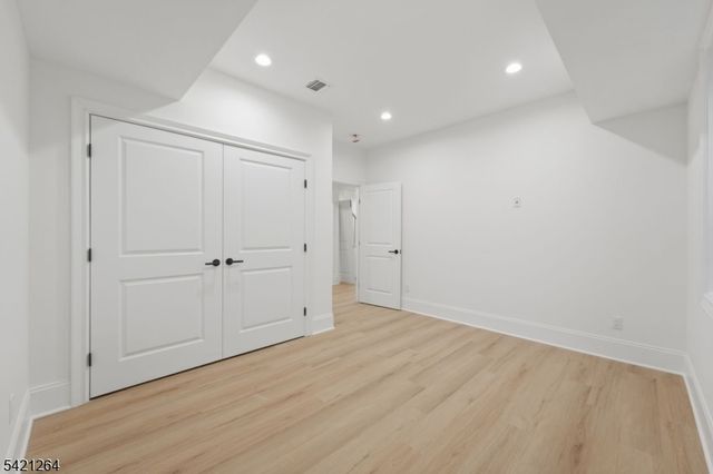 13 Harding Pl, Livingston Twp., NJ 07039