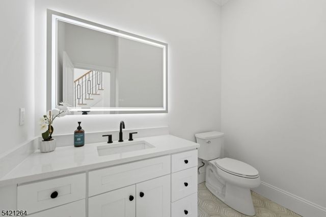 13 Harding Pl, Livingston Twp., NJ 07039