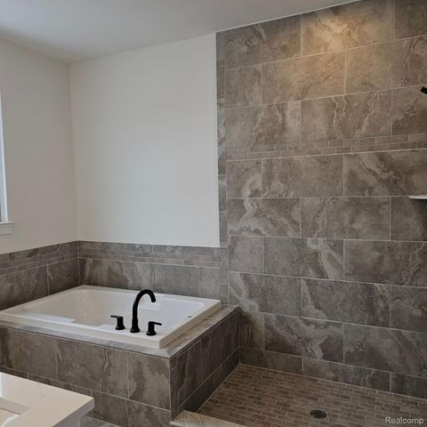 18544 STALLMANN Drive, Macomb Twp, MI 48042