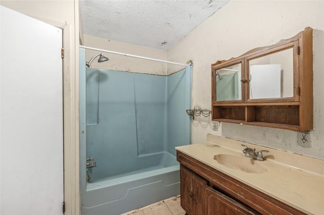 601 Dubois Street, Denison, TX 75020