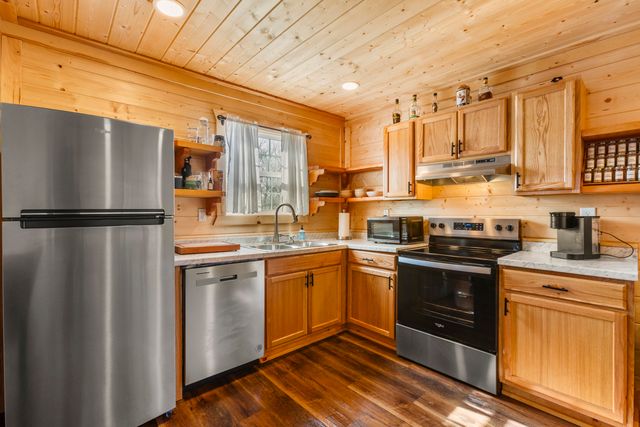 197 Russell Drive, Campton, KY 41301