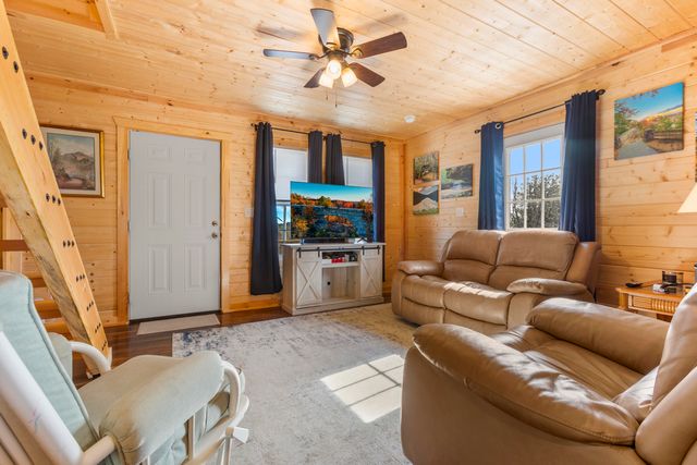 197 Russell Drive, Campton, KY 41301