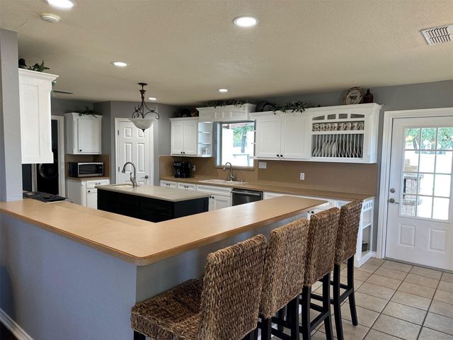 2901 Wind Mill Court, Tolar, TX 76476
