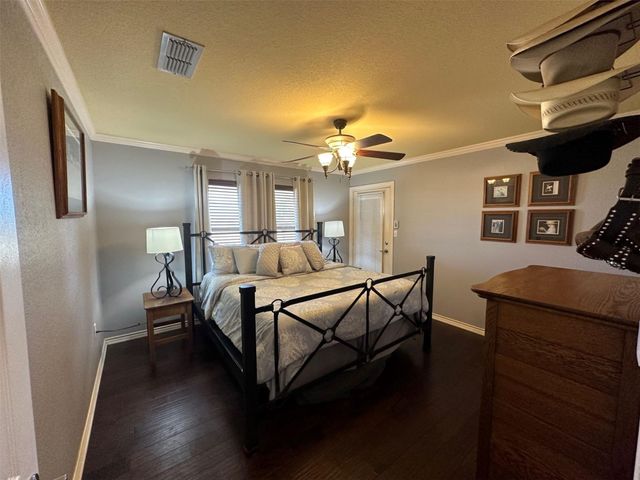 2901 Wind Mill Court, Tolar, TX 76476