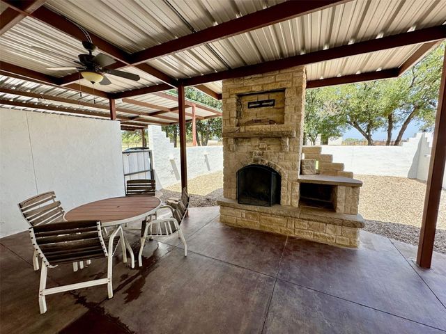 2901 Wind Mill Court, Tolar, TX 76476