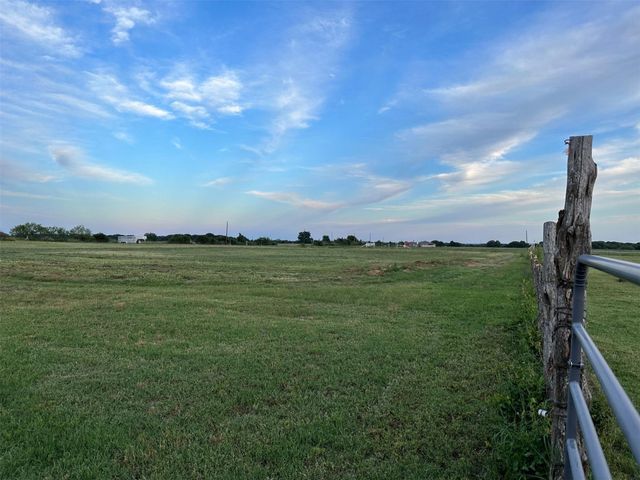 2901 Wind Mill Court, Tolar, TX 76476