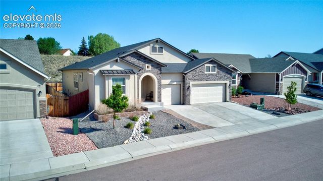 2832 Pony Club Lane, Colorado Springs, CO 80922