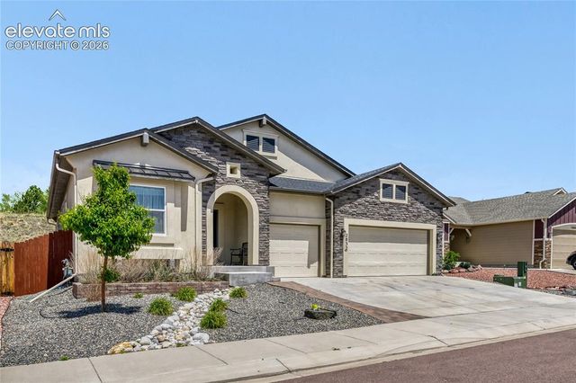 2832 Pony Club Lane, Colorado Springs, CO 80922