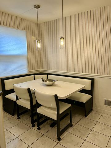 2918 W Hollywood Avenue 2, Chicago, IL 60659