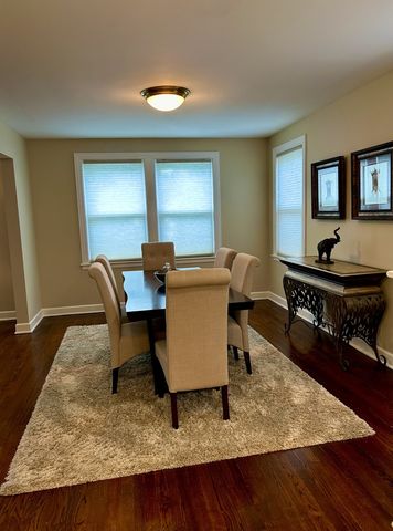 2918 W Hollywood Avenue 2, Chicago, IL 60659