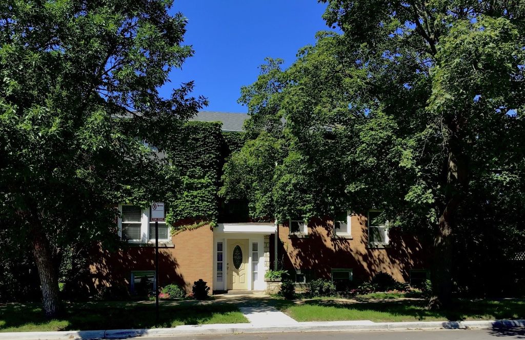2918 W Hollywood Avenue 2, Chicago, IL 60659