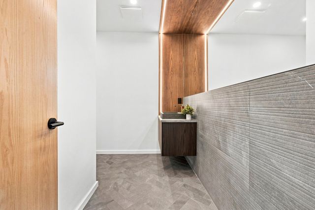 63-65 Commonwealth Avenue 65, Newton, MA 02467