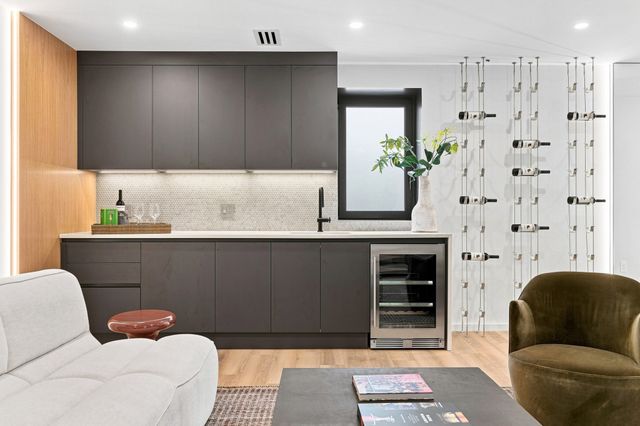 63-65 Commonwealth Avenue 65, Newton, MA 02467