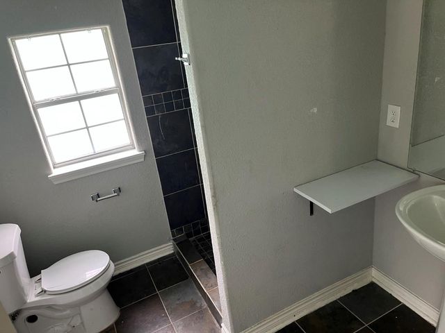 1507 W 5th Street, Freeport, TX 77541