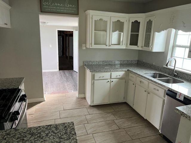 1507 W 5th Street, Freeport, TX 77541