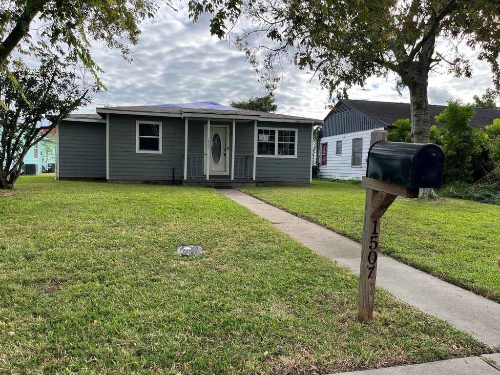 1507 W 5th Street, Freeport, TX 77541