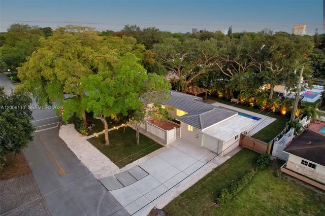 2 NW 89th St, El Portal, FL 33150