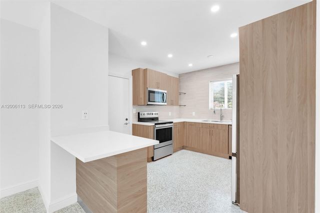 2 NW 89th St, El Portal, FL 33150