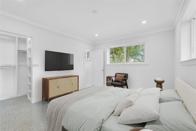 2 NW 89th St, El Portal, FL 33150