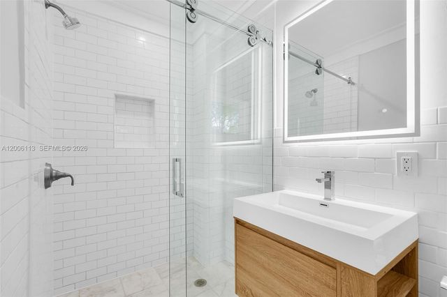 2 NW 89th St, El Portal, FL 33150