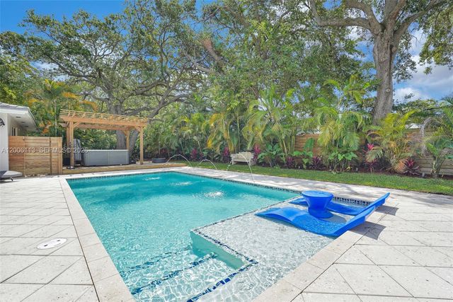 2 NW 89th St, El Portal, FL 33150